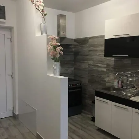 Apartment Holiday Balatonalmadi